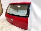 VW Fox 5Z Heckklappe komplett mit Heckscheibe , dritte Bremsleuchte und Heckwischermotor , Kofferraumklappe , Klappe hinten , Heckdeckel , Kofferraumdeckel , Deckel hinten , Farbcode : LY3D Tornadorot