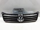 VW Polo 9N 9N1 Bj 2004 Kühlergrill 6Q0853651C Grill mit Emblem