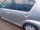 Daihatsu Sirion M300 orig Tür hinten links Fahrerseite 5-Türig S28 Silber Bj 2007