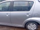 Daihatsu Sirion M300 orig Tür hinten links Fahrerseite 5-Türig S28 Silber Bj 2007