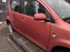 Daihatsu Sirion M300 original Tür vorn rechts Beifahrer R43 Korall Bj 2005