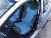 Peugeot 107 Typ P Sitz vorn links Fahrersitz Stoff hellblau 3 türer Autositz