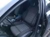 Opel Insignia außen orig Fahrersitz vorn links elektrisch Stoff schwarz / grau Bj 2012