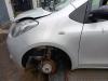 Toyota Yaris XP9 original Kotflügel links Seitenteil 1E7 Silver pearl Bj 2006